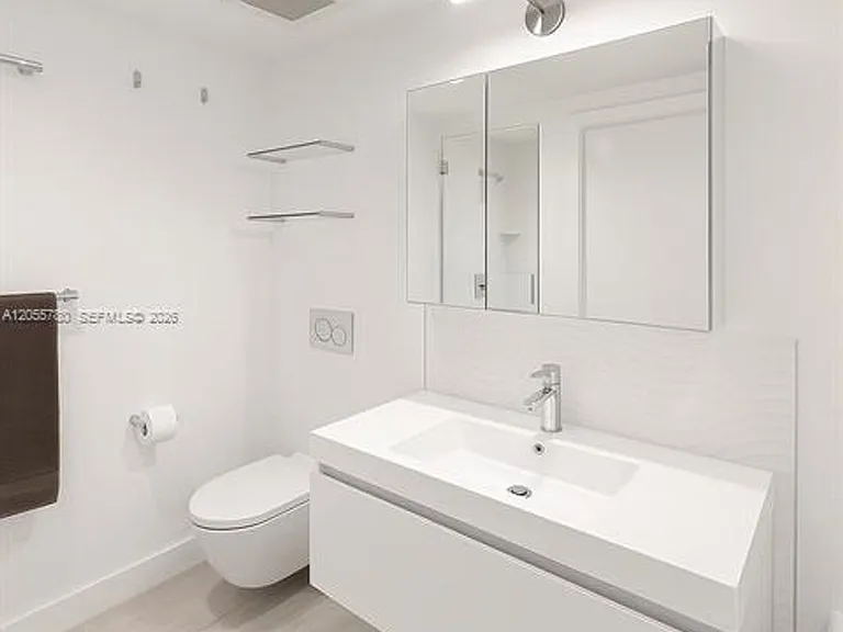 2301 Collins Avenue Cu #636 — Photo 11