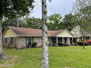 105 Temple Ter, Ocean Springs, MS 39564