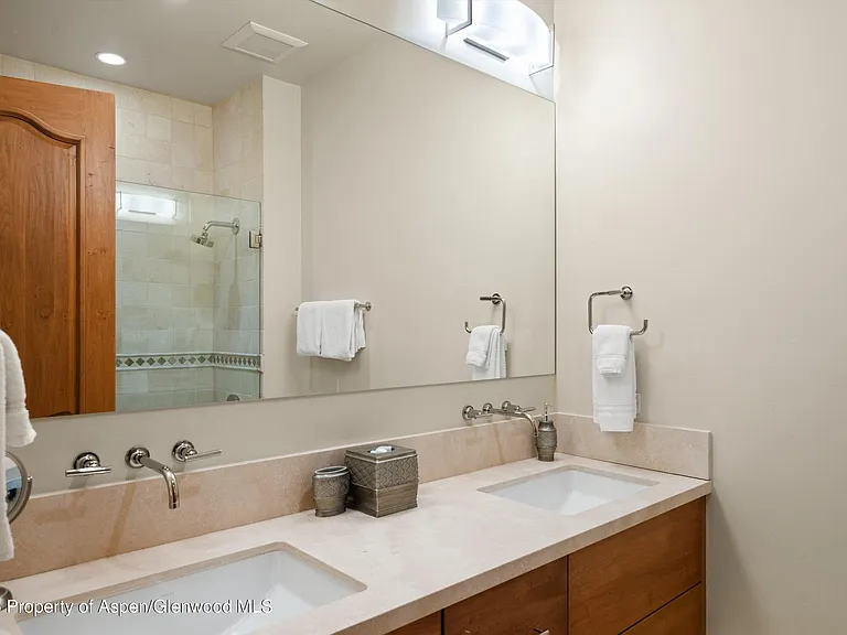 691 Pfister Dr — Photo 61