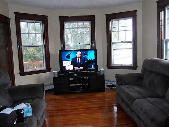 2nd image of 20 Santiago St