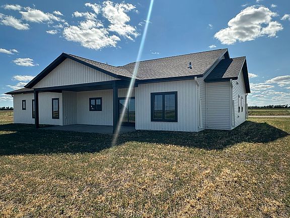 3rd image of 902 Gunkel Dr