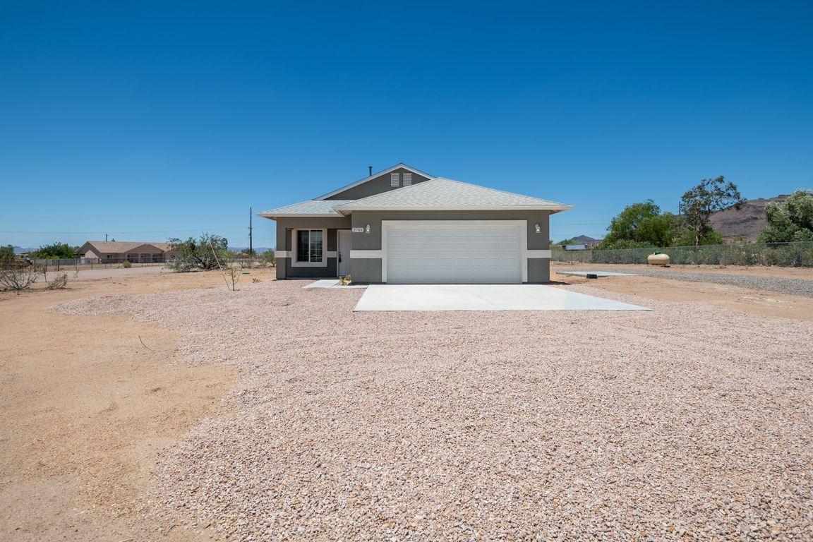 2705 Shauna Dr-1