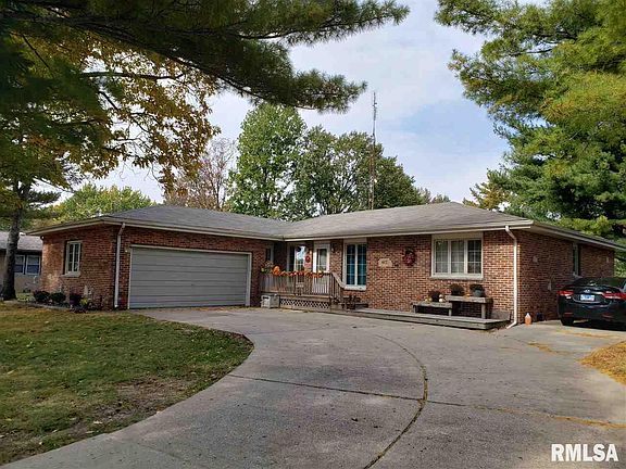 2nd image of 465 Parkway Dr