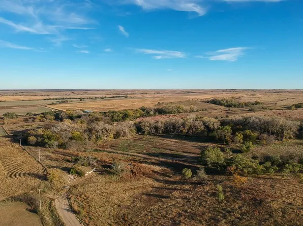 E 7th Ave, Lenora, KS 67645