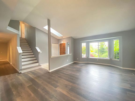 4th image of 12525 93rd Ave NE
