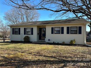 1238 12th St NE, Hickory, NC 28601