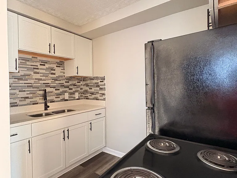 Meridian Living II — Photo 52