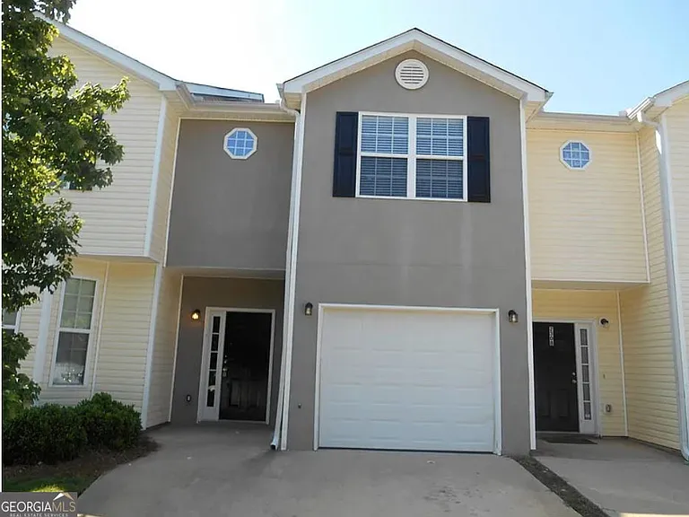 2306 Nicole Dr — Photo 1