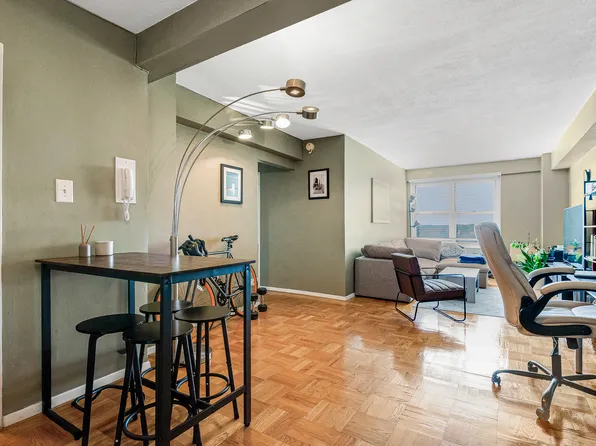 107-40 Queens Boulevard image 9 of 19