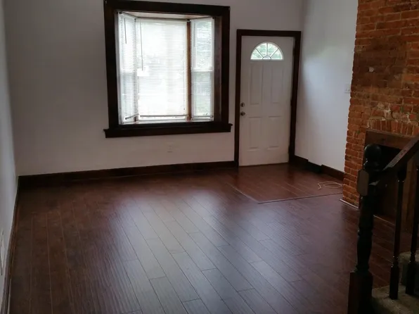 636 College St, Pittsburgh, PA 15232