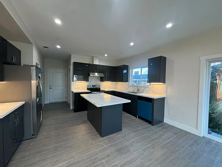 22390 Salwan Pl — Photo 12
