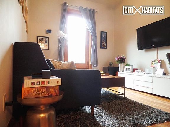 3rd image of 126 W 86th St #3R