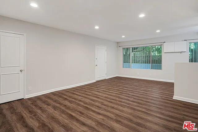 1006 Havenhurst Dr #4 — Photo 5