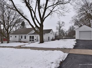 109 Laurel St, Batavia, IL 60510