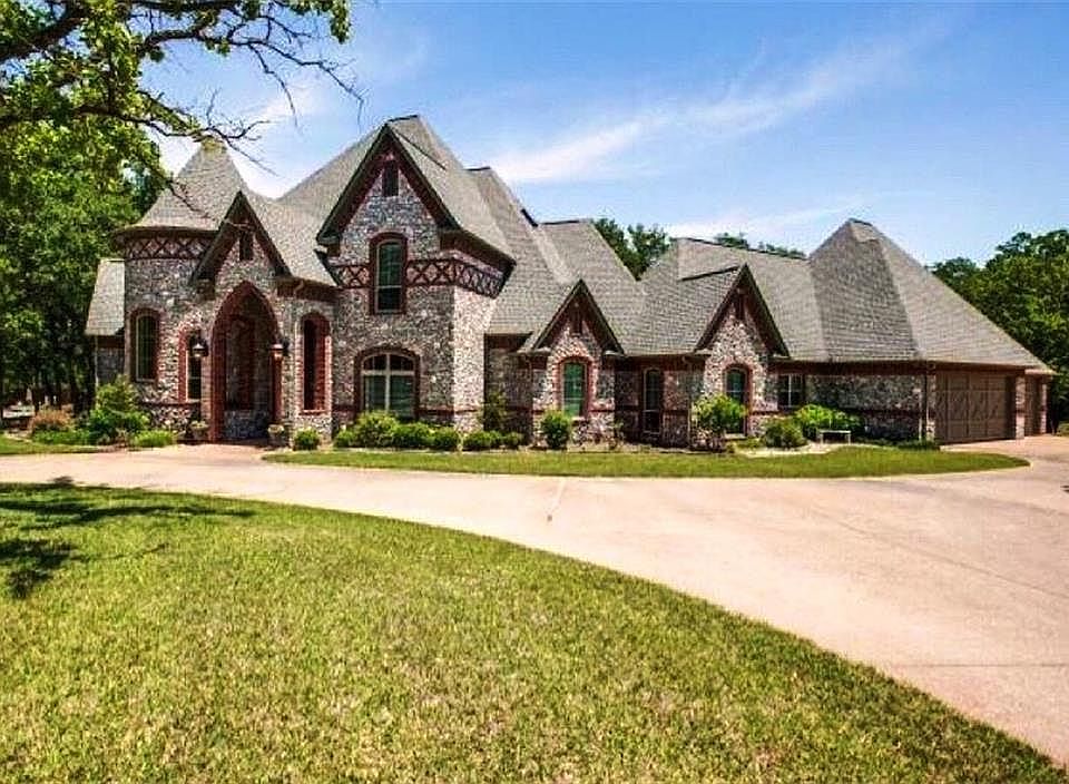 1st image of 115 Dixon Woods Ct