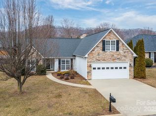 222 Farm Valley Rd, Fletcher, NC 28732