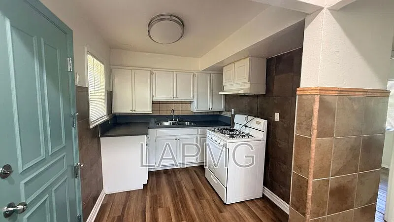 2 bed, 1.0 bath, $2,295 — Photo 1