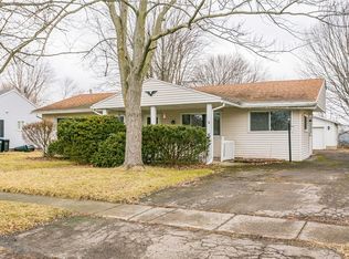 118 Seneca Dr, Canandaigua, NY 14424