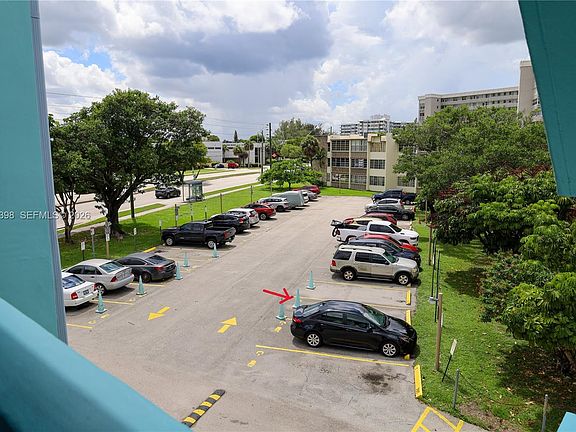 2nd image of 1501 NE Miami Gardens Dr APT 351