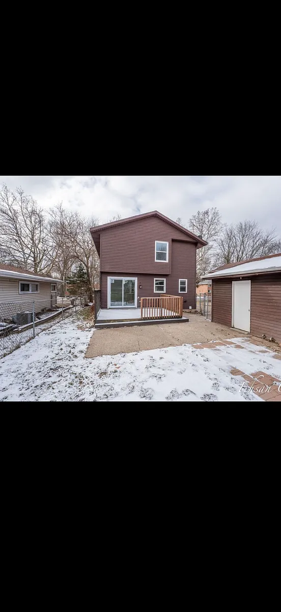 Building Photo - 1073 Sweet St NE