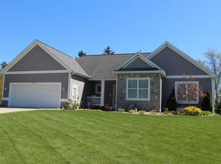 9576 Bluff Lake St, Zeeland, MI 49464