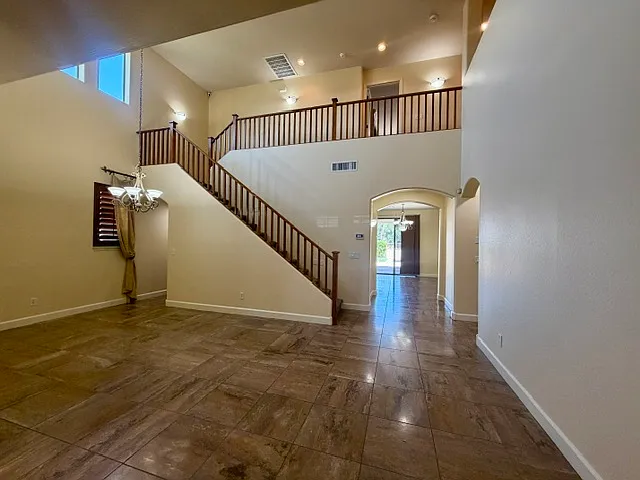 3 bed 2.5 bath w/ den. Pool & landscape serv included — Photo 4