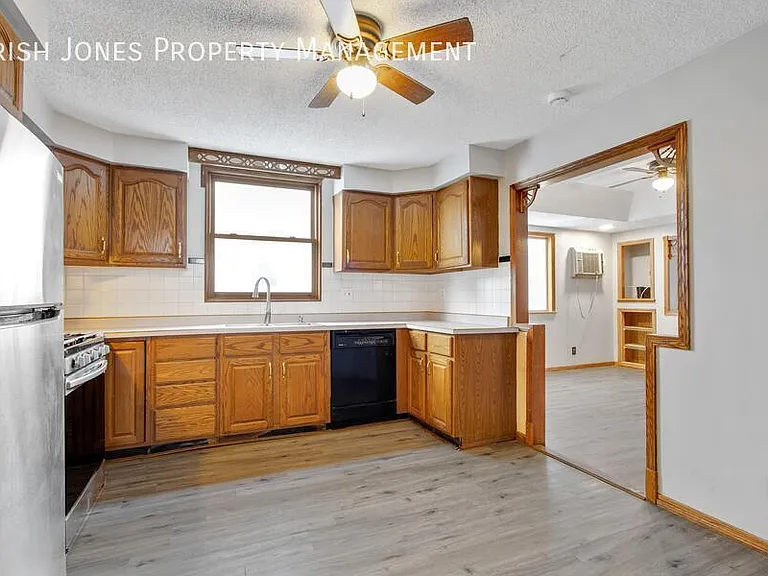 26 Bolton Pl #LOWER — Photo 5