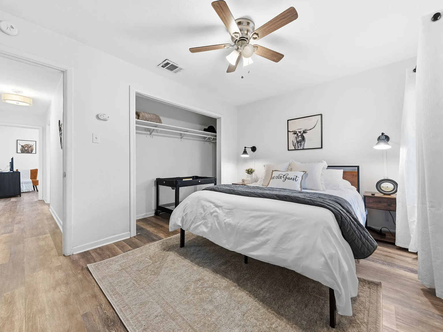 3 bed, 944 sqft, $4,500 — Photo 2