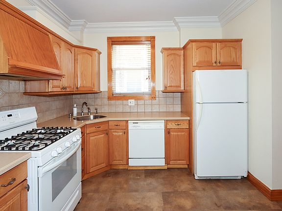 5th image of 79-12 67th Dr