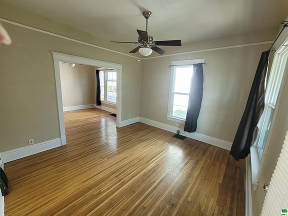 2nd image of 3429 6th Ave
