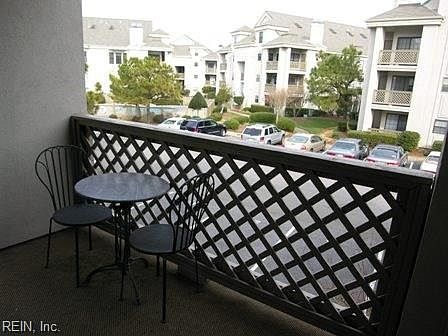 2nd image of 421 Harbour Pt APT 202