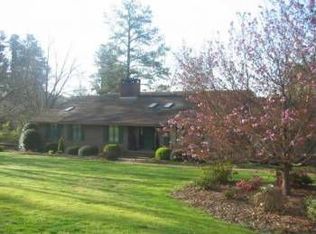 318 Pine Lake Dr, Siler City, NC 27344