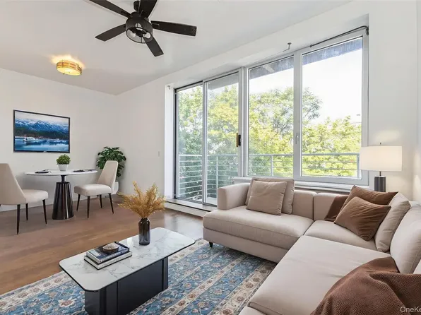 111 Monroe Street image 17 of 27