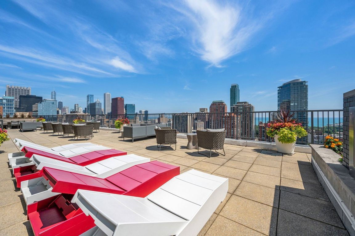 900_amenity_rooftop_19 copy_EDIT