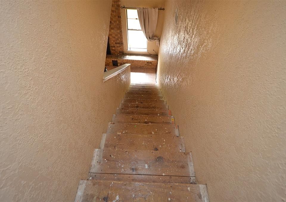 1st image of 11907 Sunnyside Dr