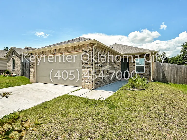 2024 Carrol St — Photo 4