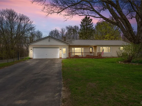 2085 County Route 12, Central Square, NY 13036