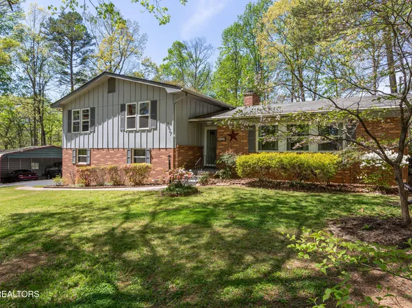 2017 Kemper Ln, Knoxville, TN 37920