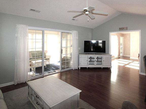 4th image of 528 Westham Dr.