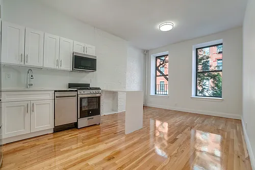 348 W 47th St #2A Photo 1