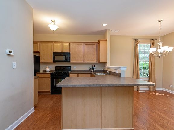 5th image of 1681 Deer Pointe Dr
