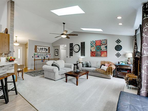 Most of the house has been freshly painted... lovely, isn't it?