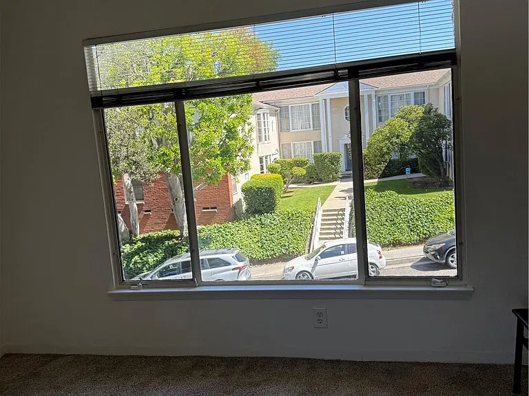 1804 Tamerlane Dr #D — Photo 2