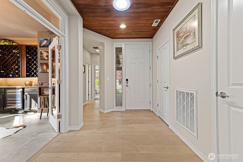 2nd image of 14016 188th Avenue Ct E