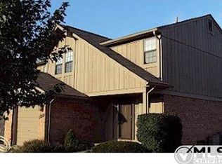 1907 Allenway Ct, Rochester Hills, MI 48309