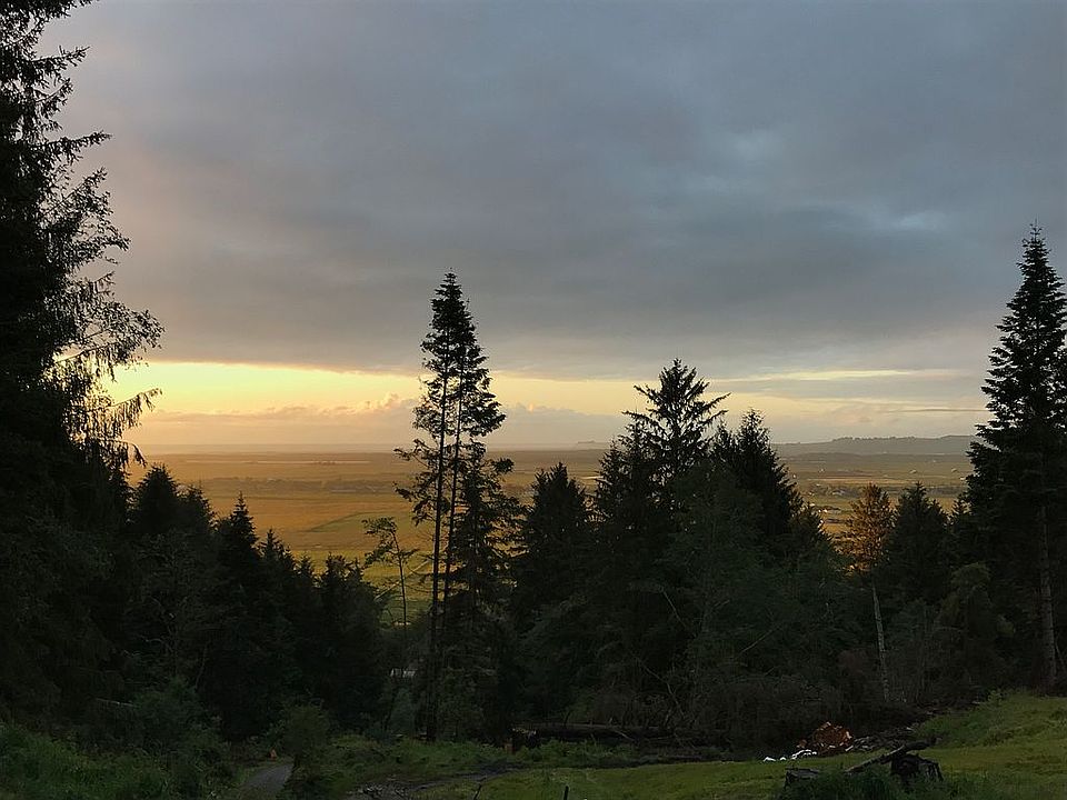 View the Eel River Valley