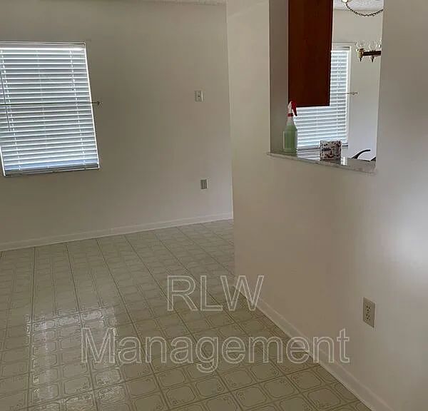 44 S Kentucky Ave — Photo 30