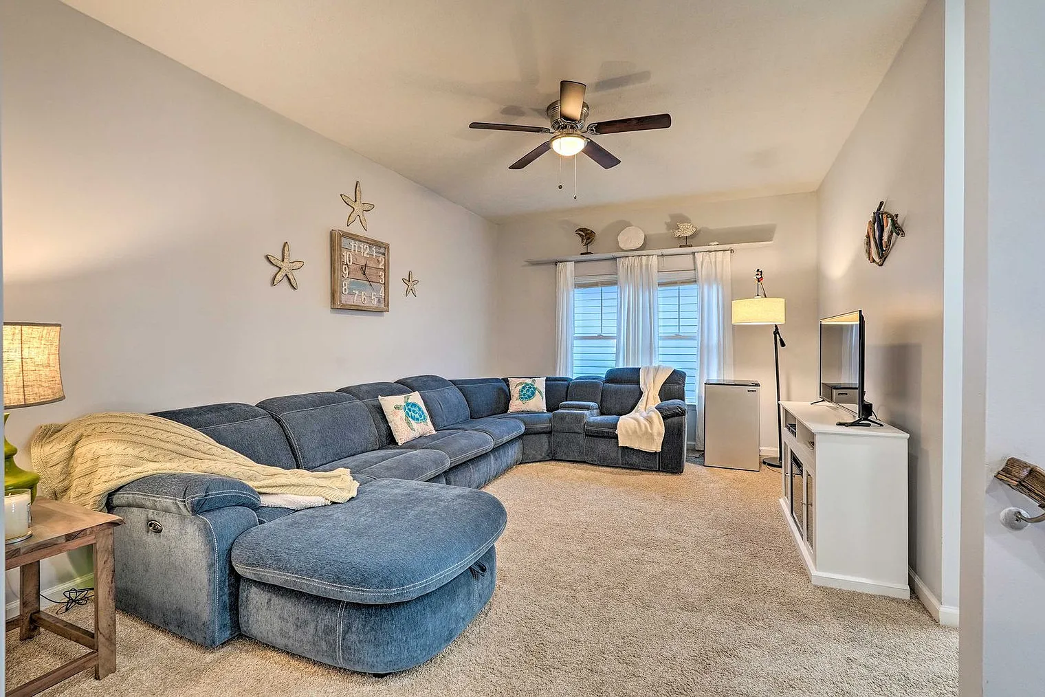 4 bed, 2.0 bath, 1840 sqft, $2,806 — Photo 4