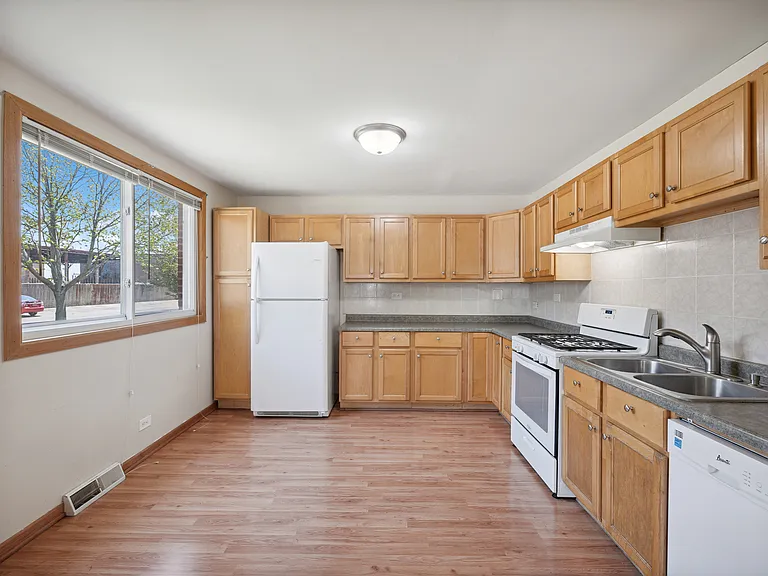 3228 Washington St — Photo 49