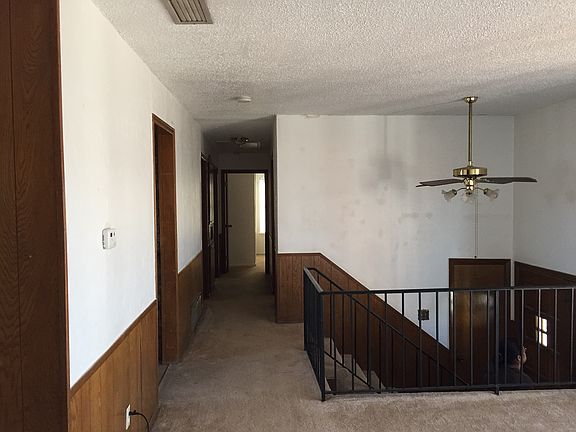 4th image of 810 Laurence Dr